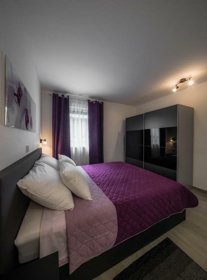Plitvice Family Apartment Korenica Eksteriør bilde
