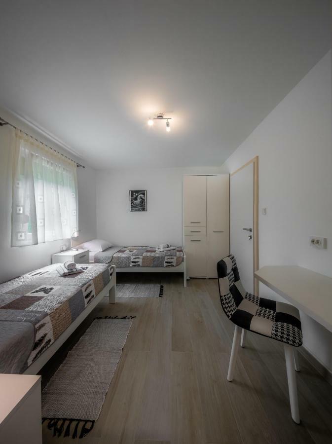 Plitvice Family Apartment Korenica Eksteriør bilde