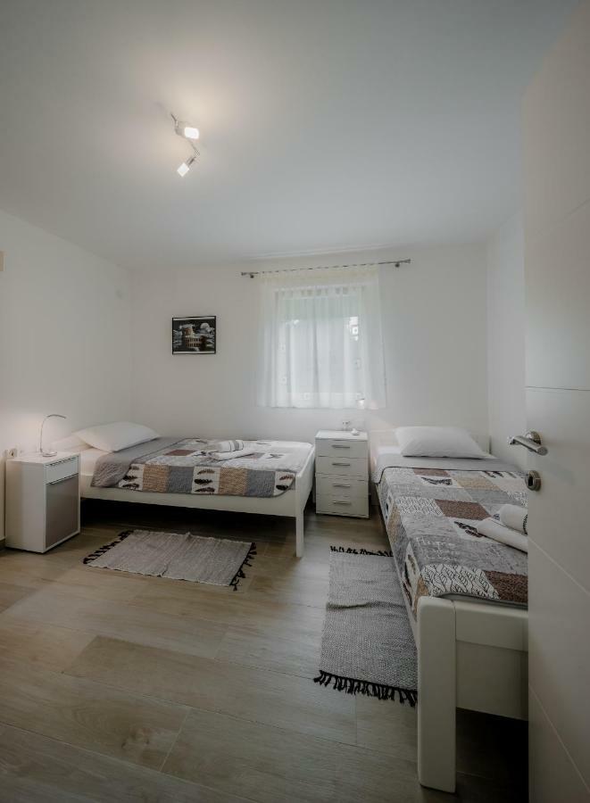 Plitvice Family Apartment Korenica Eksteriør bilde